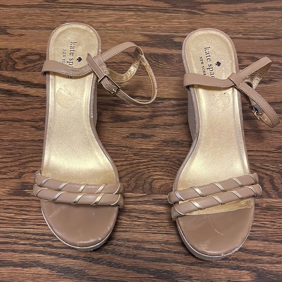 Kate Spade Whimsical Yet Practical Platform Heeled Shoe - Picture 3 of 10